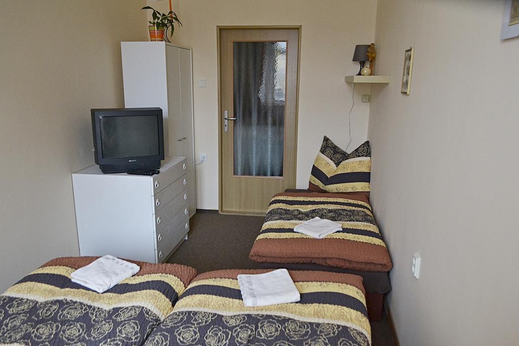 Apartman Namesti Hostinne Zewnętrze zdjęcie